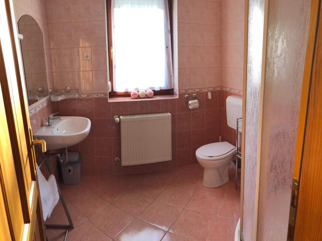 Kristaly Apartmanhaz Sárvár المظهر الخارجي الصورة